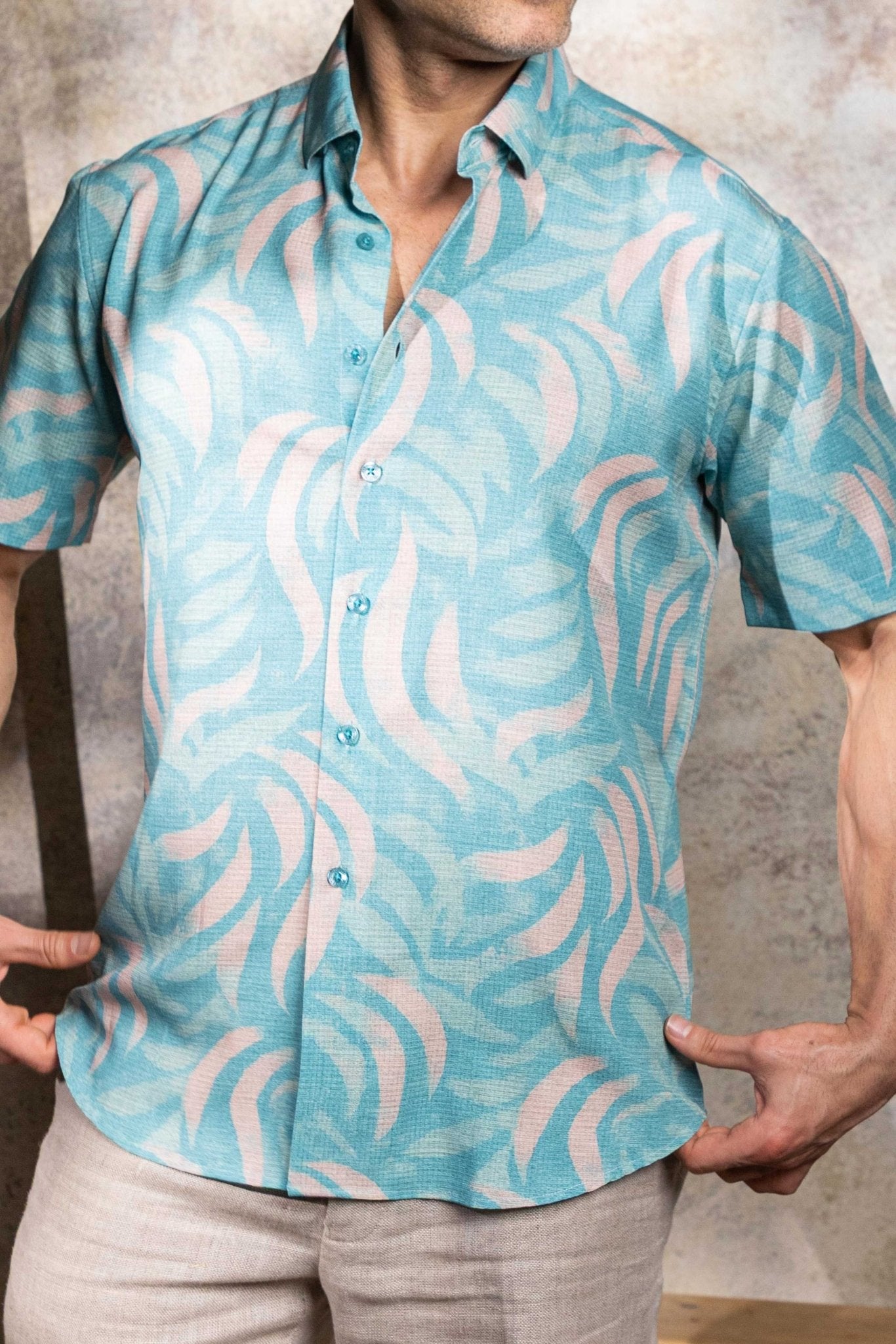 Camisa elástica con estampado elegante de manga corta para hombre