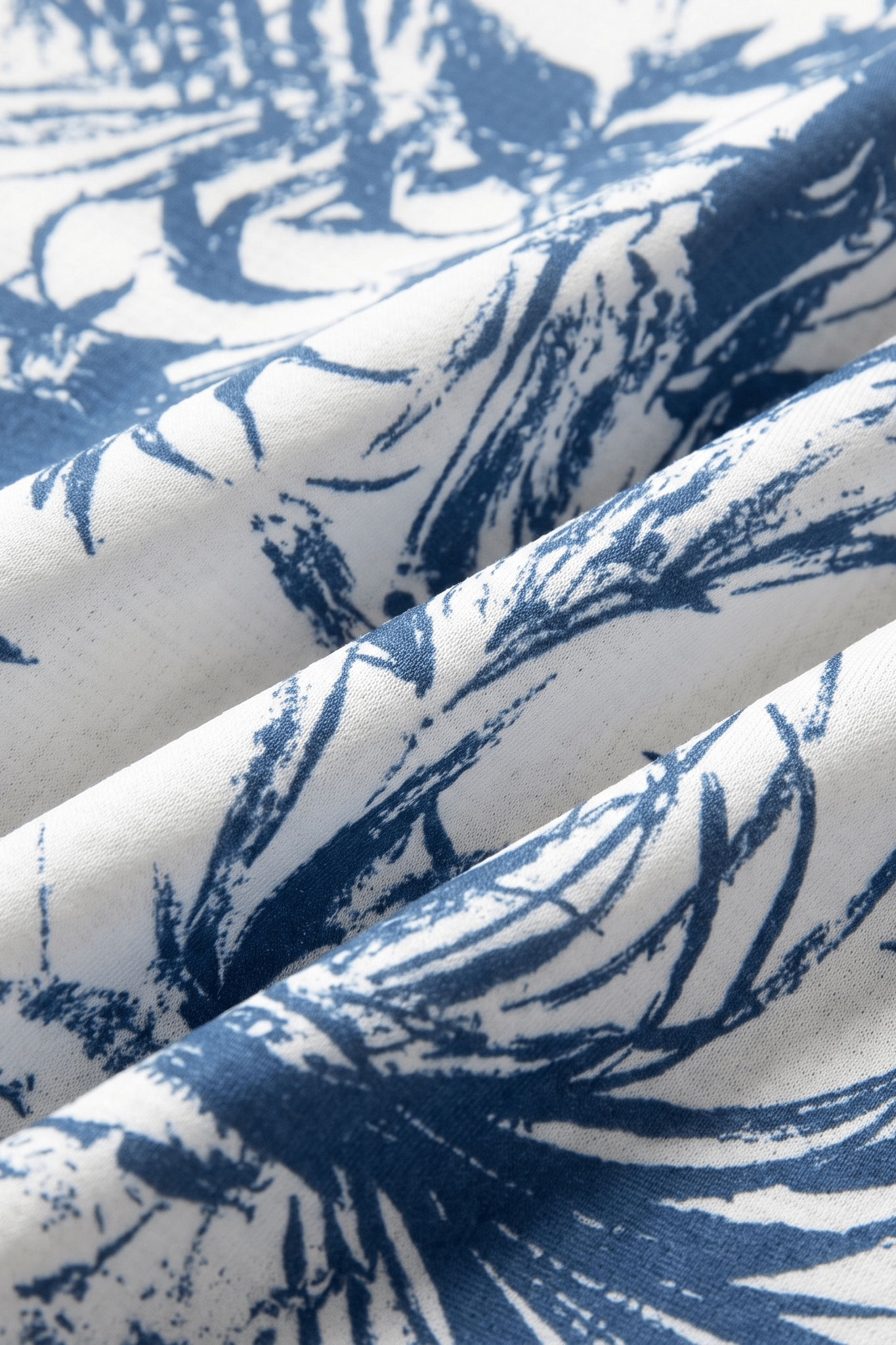 Camisa Blanco y Azul Marino Elástica en 4 Direcciones Manga Corta