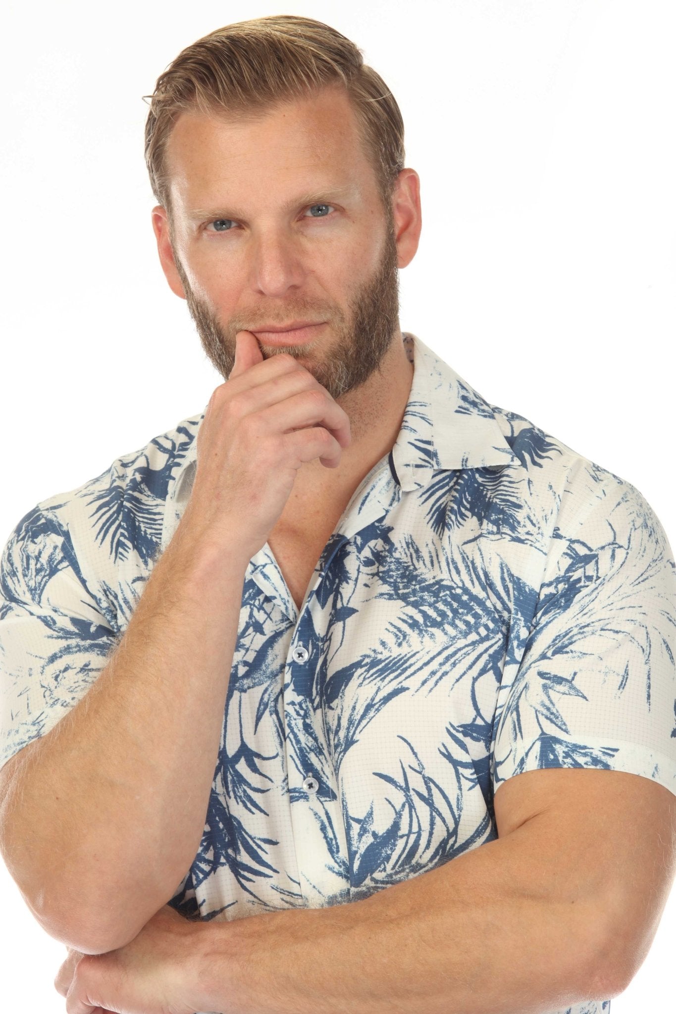 Camisa elástica con estampado elegante de manga corta para hombre