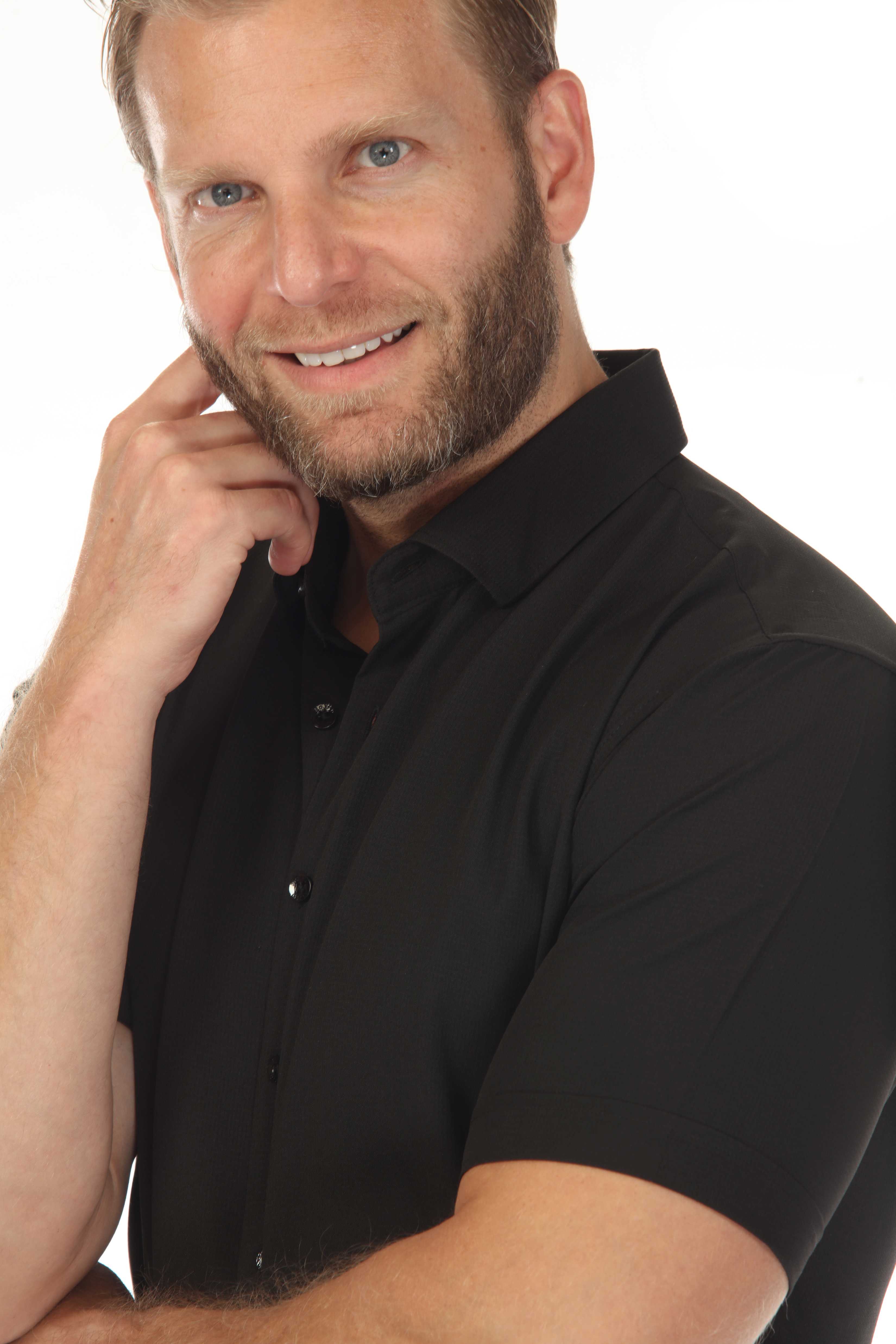 Men’s Classic 4-Way Stretch Short Sleeve Shirt