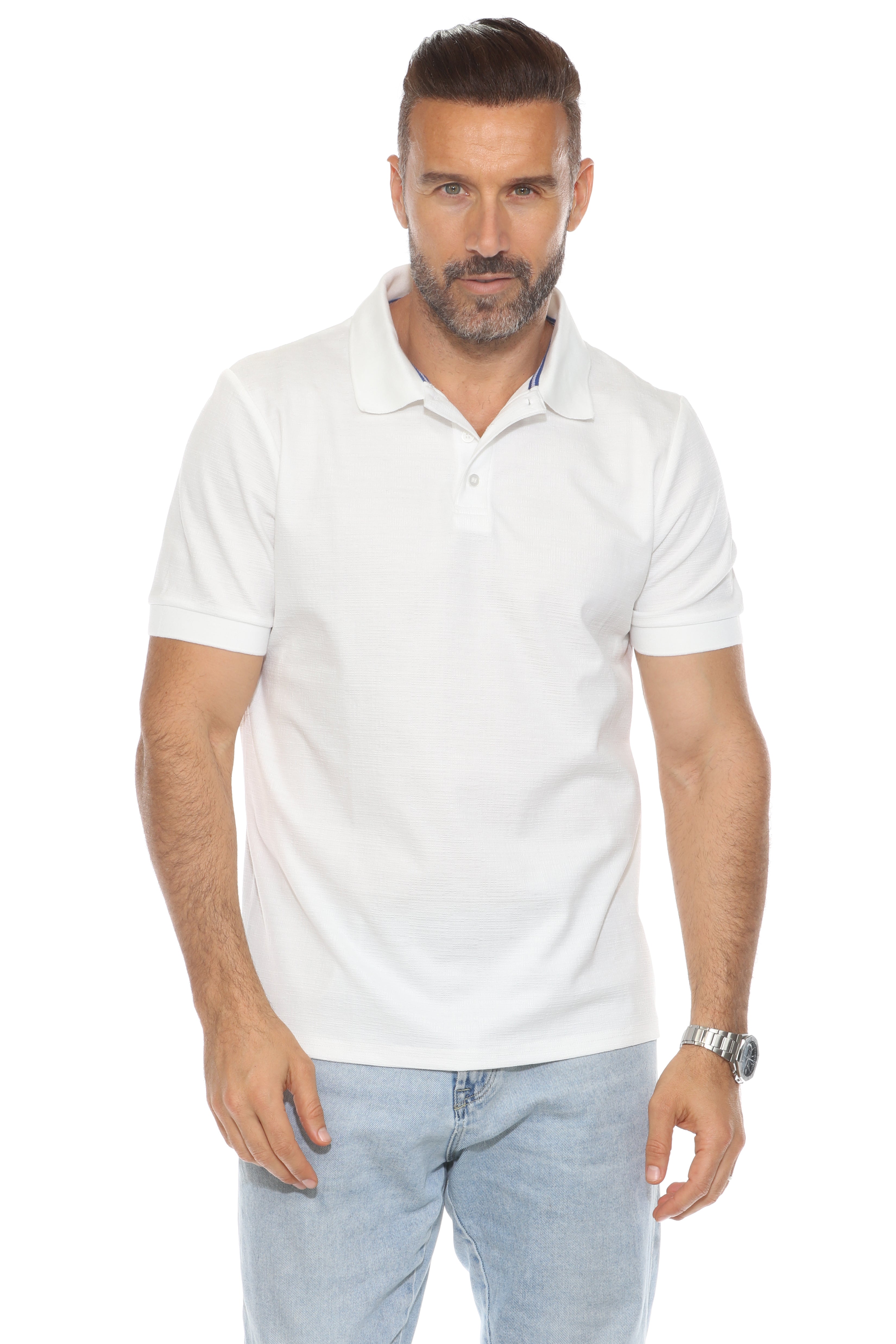 Polo informal con textura y estilo