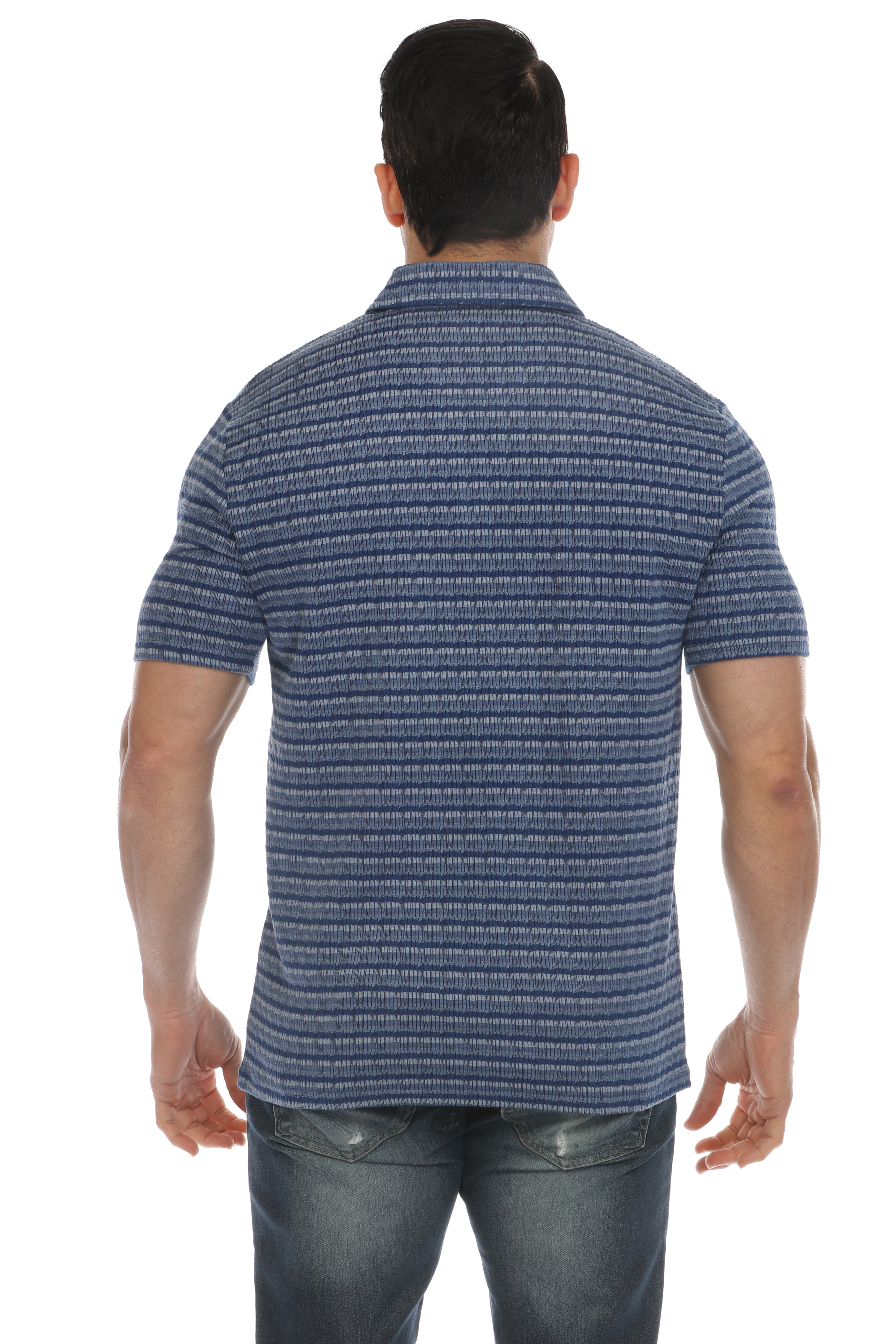 Polo informal con estampado de rayas texturizadas y elegante