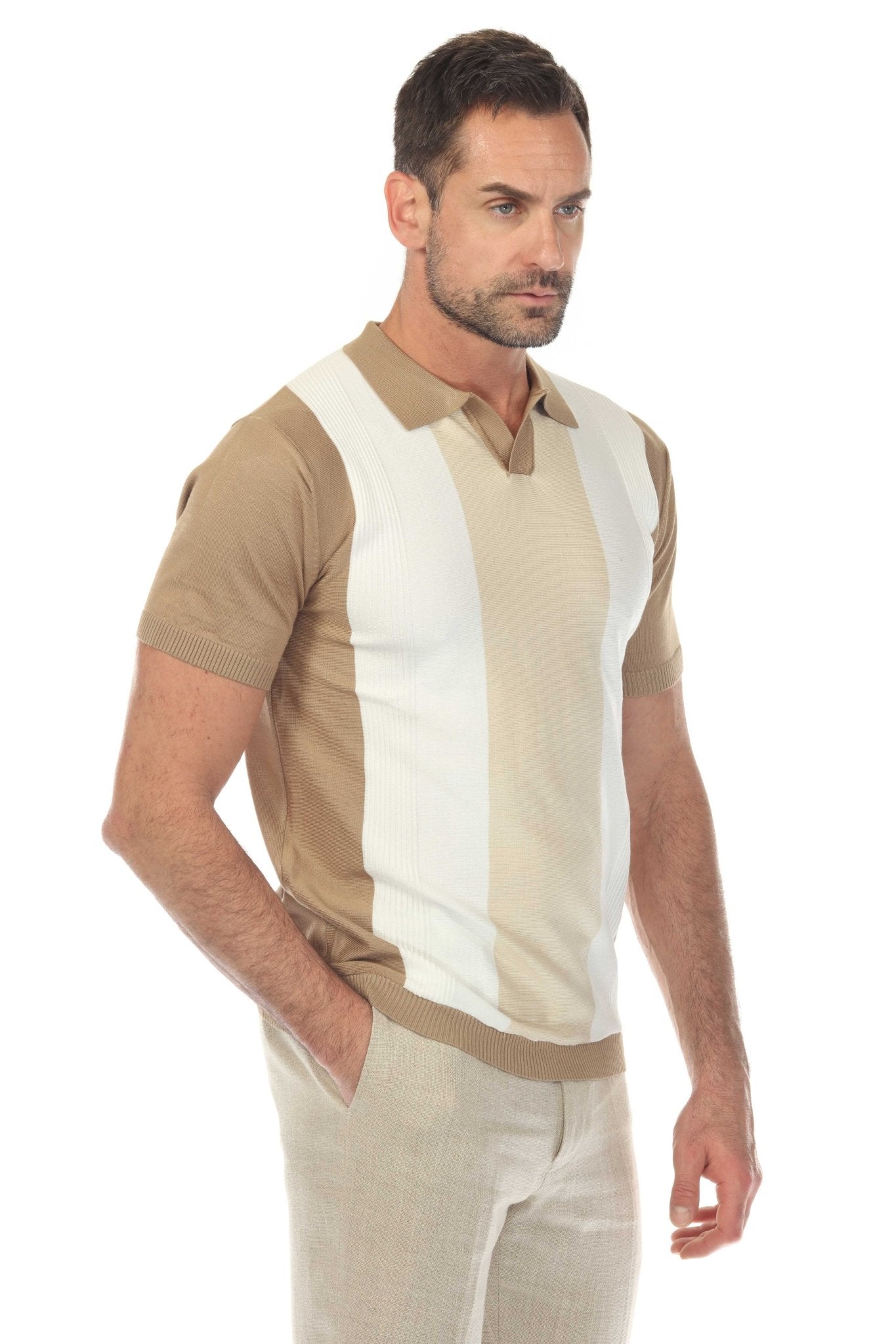 Polo informal con estampado de rayas texturizadas y elegante