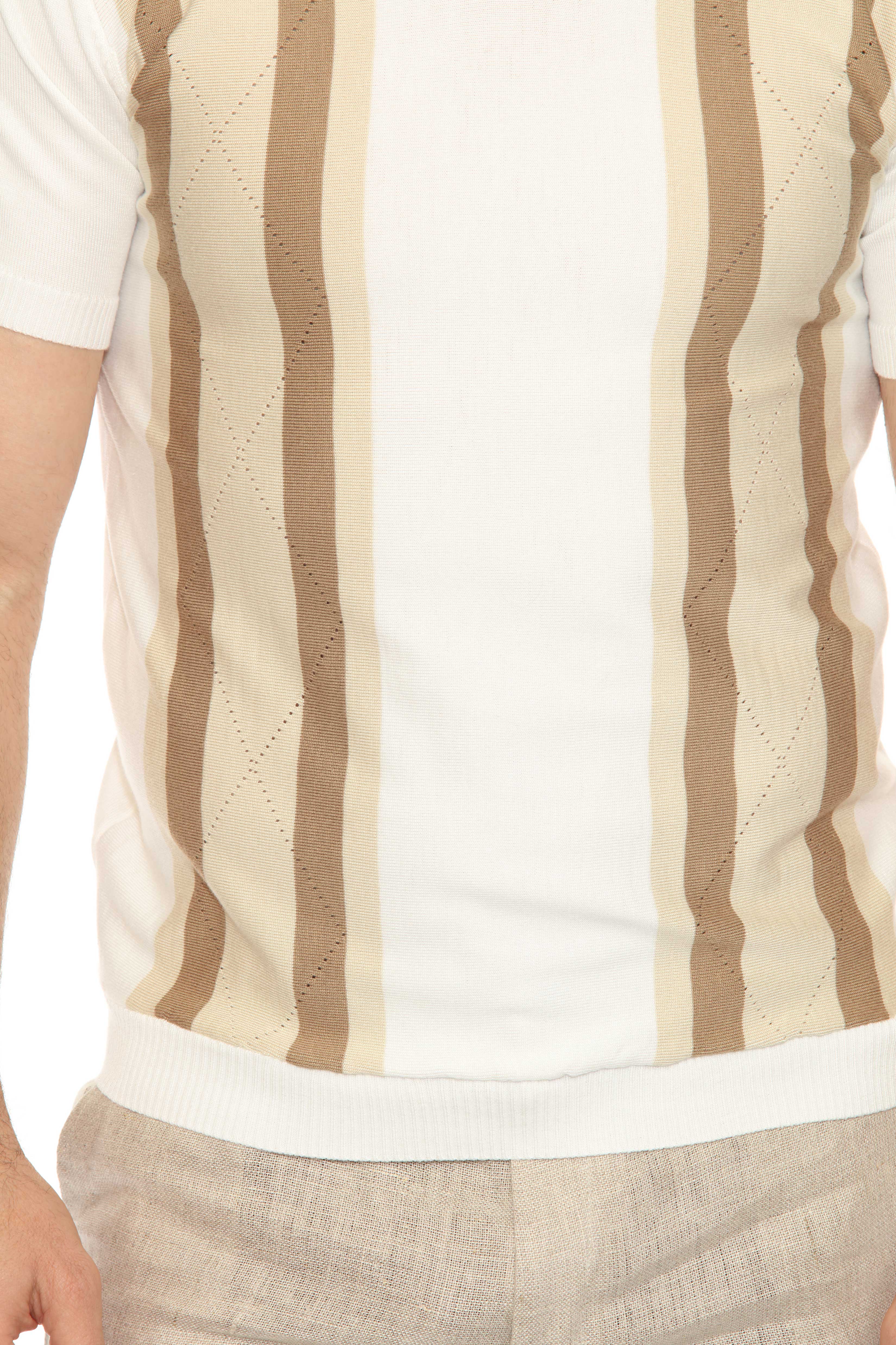 Polo informal con estampado de rayas texturizadas y elegante