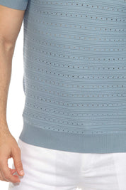 Polo informal con estampado de rayas texturizadas y elegante