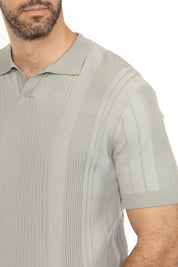 Polo informal con estampado de rayas texturizadas y elegante