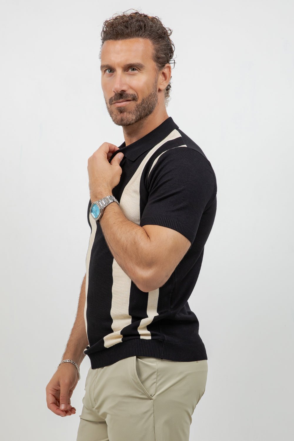 Polo informal con estampado de rayas texturizadas y elegante
