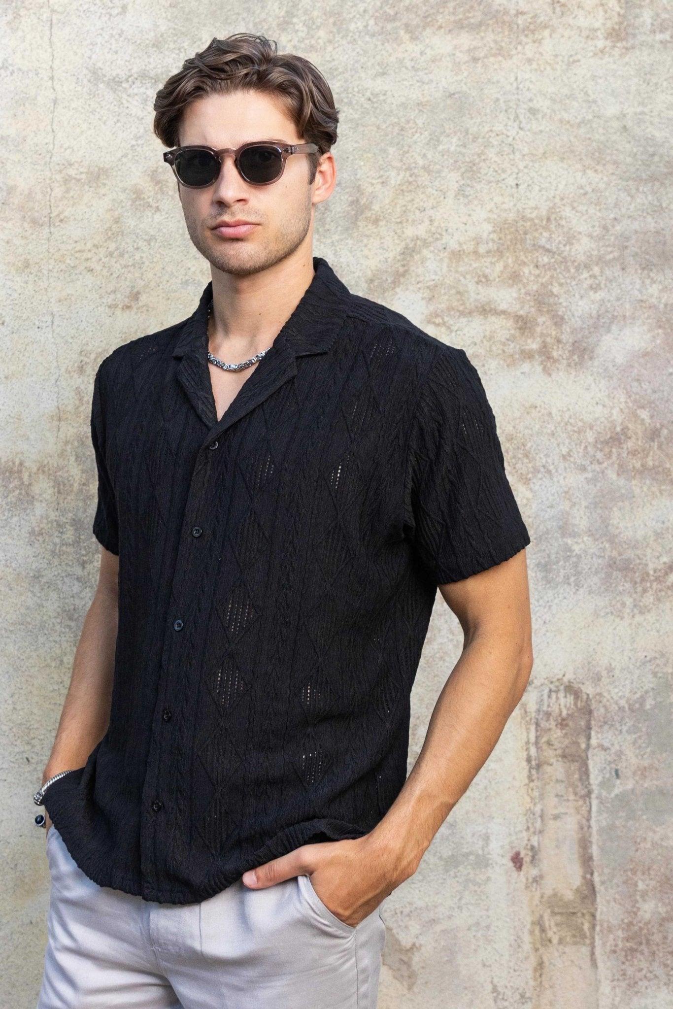 Men's Diamond Textured Button Down Knit Shirt