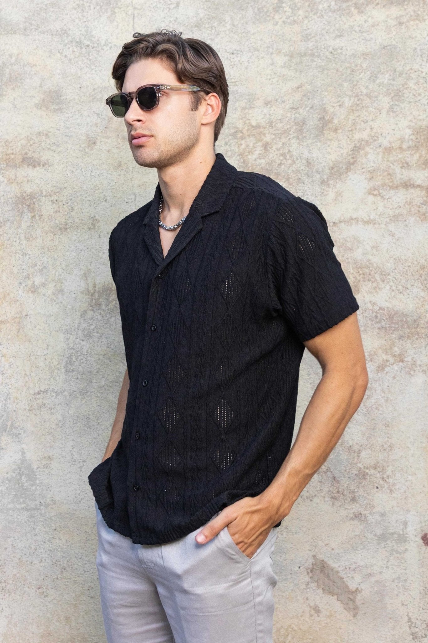 Men's Diamond Textured Button Down Knit Shirt