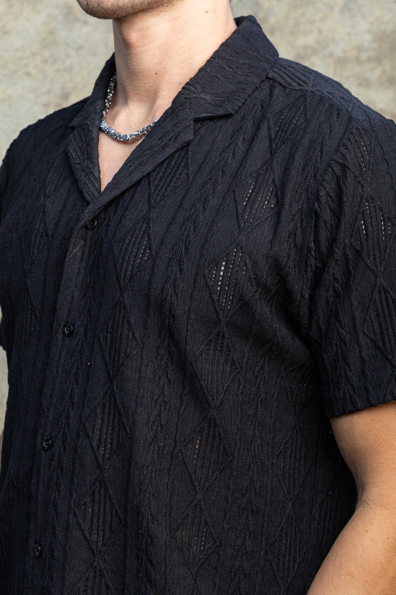 Men's Diamond Textured Button Down Knit Shirt