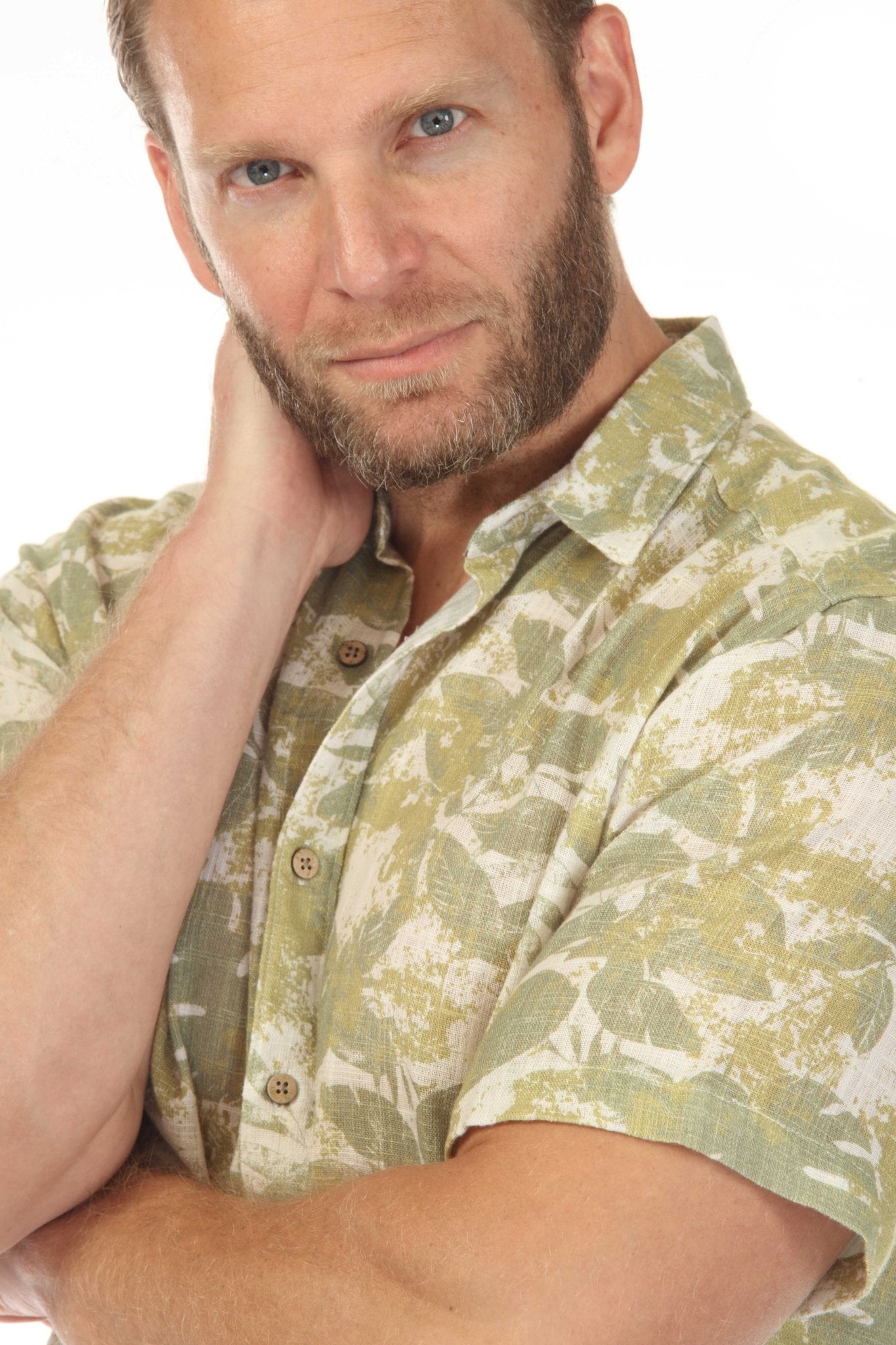 Camisa de manga corta de mezcla de lino con diseño cruzado para hombre