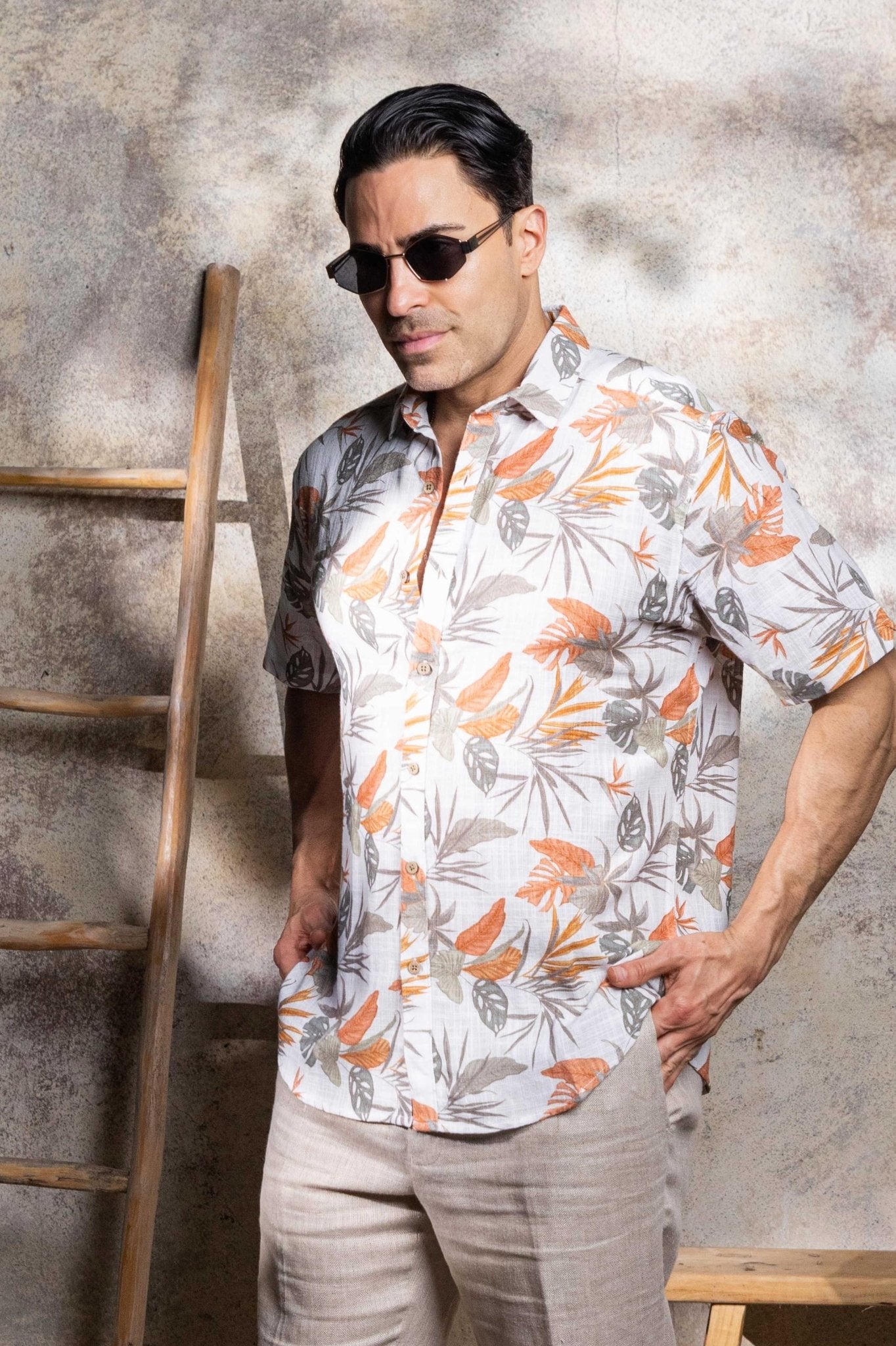 Camisa de manga corta de mezcla de lino con diseño cruzado para hombre