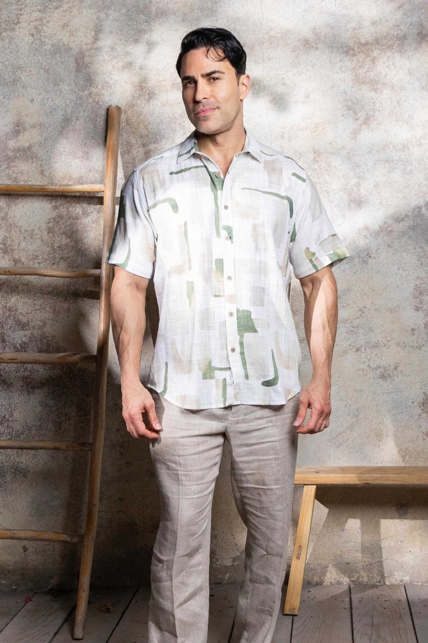 Camisa de manga corta de mezcla de lino con diseño cruzado para hombre