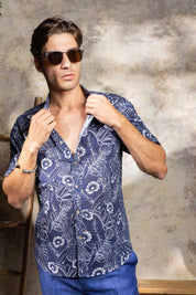 Camisa de manga corta de mezcla de lino con diseño cruzado para hombre