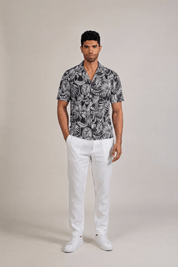 Camisa de campismo de manga corta con estampado "Noches Tropicales"