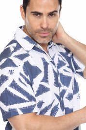 Camisa de manga corta con estampado moderno texturizado