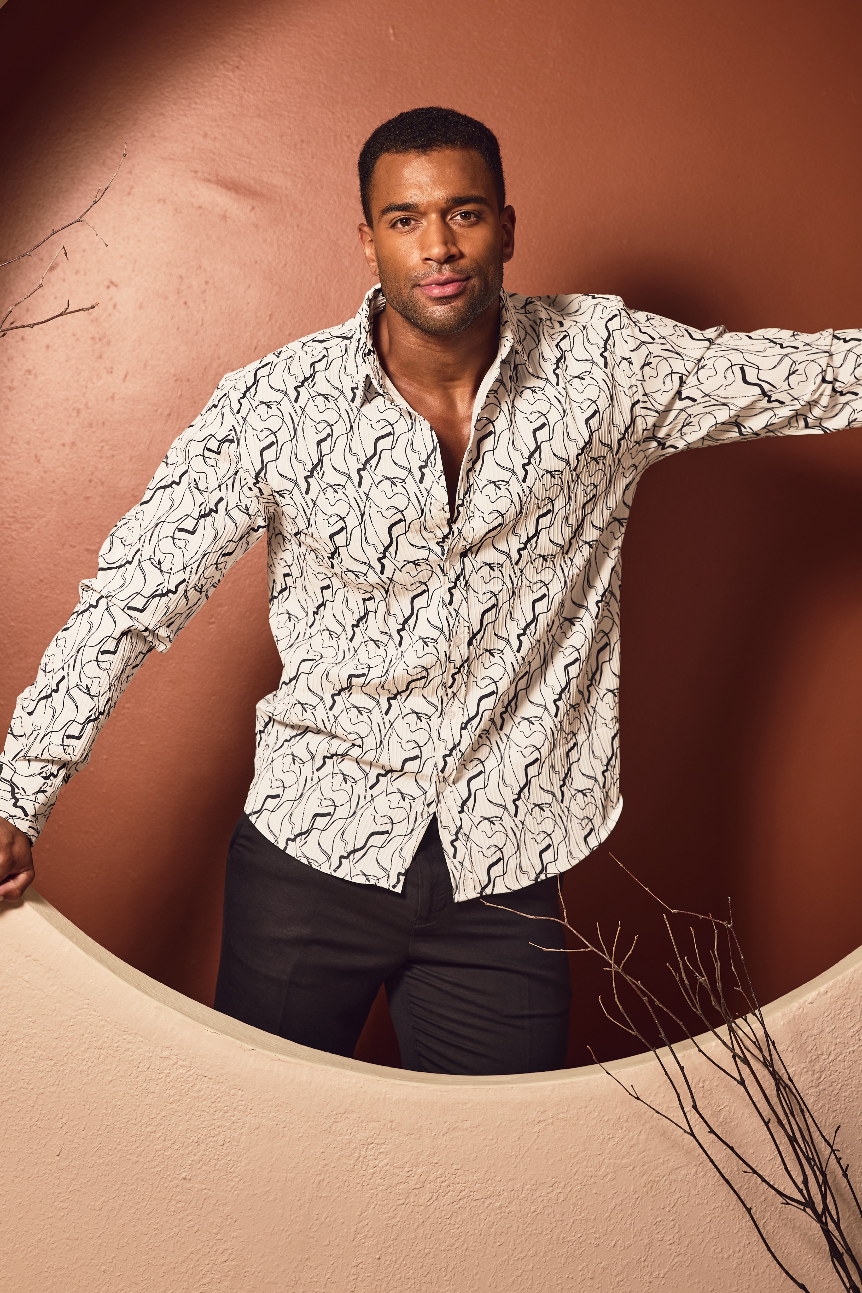 Camisa de manga larga con estampado moderno texturizado