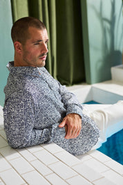 Camisa de manga larga con estampado moderno texturizado