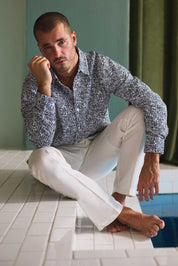 Camisa de manga larga con estampado moderno texturizado