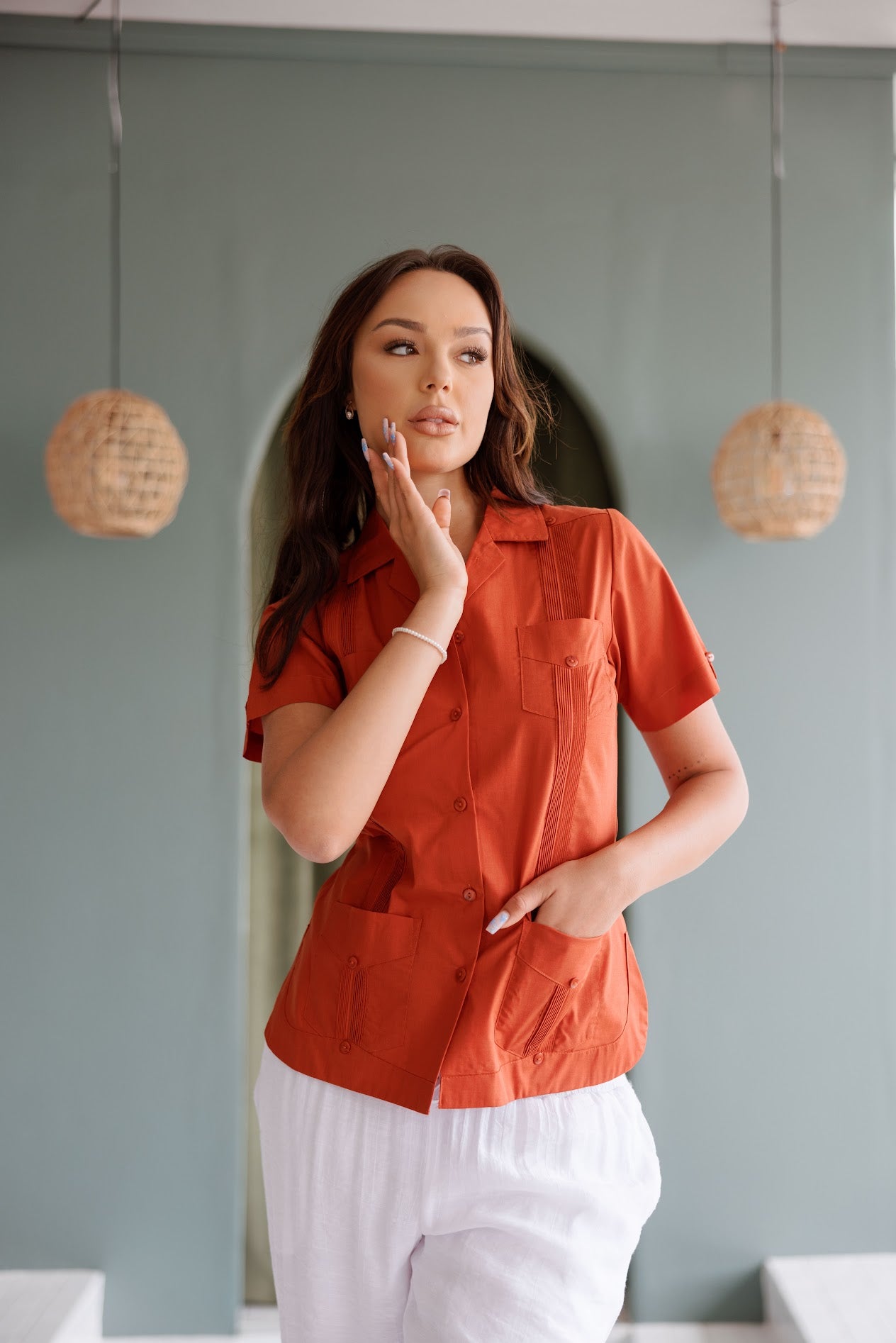 Camisa Guayabera Tradicional Mojito para Mujer, Mezcla de Algodón, Diseño de 4 Bolsillos, Manga Corta