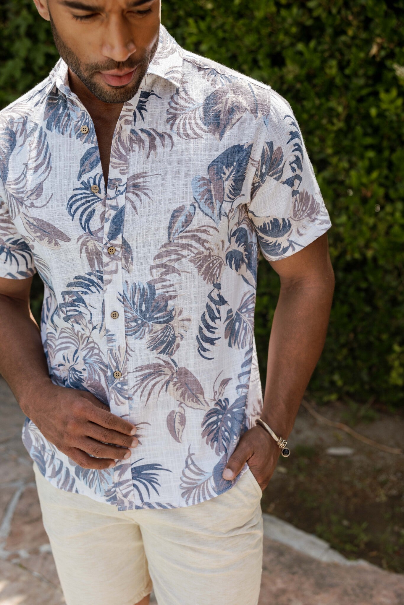 Mojito Men's Resort Style Casual Linen Blend Leafy Tropical Print Shirt