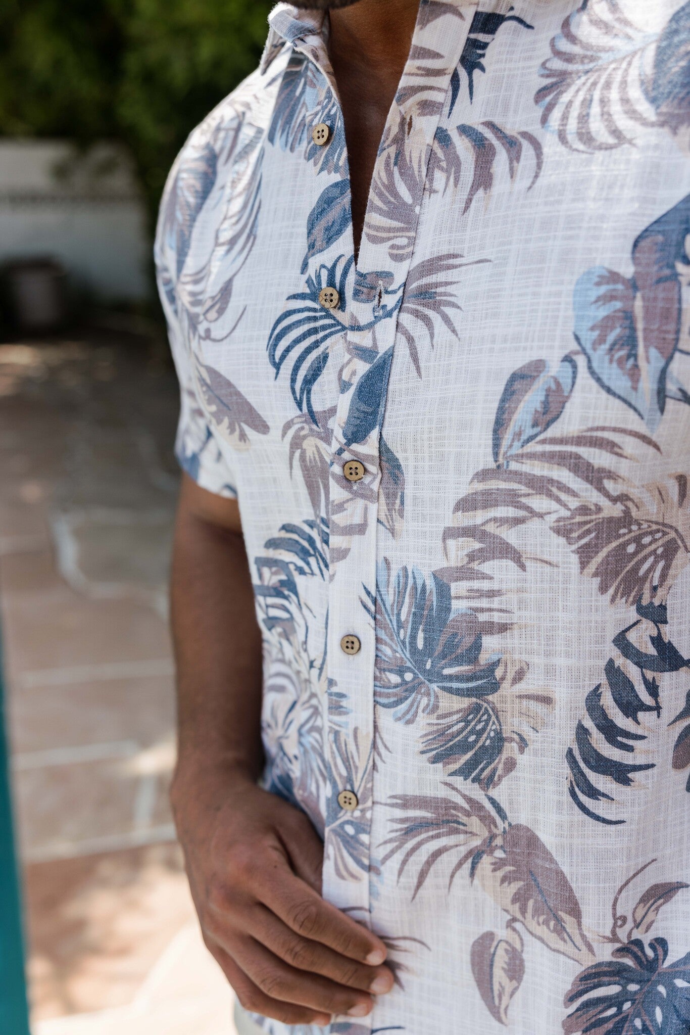 Mojito Men's Resort Style Casual Linen Blend Leafy Tropical Print Shirt
