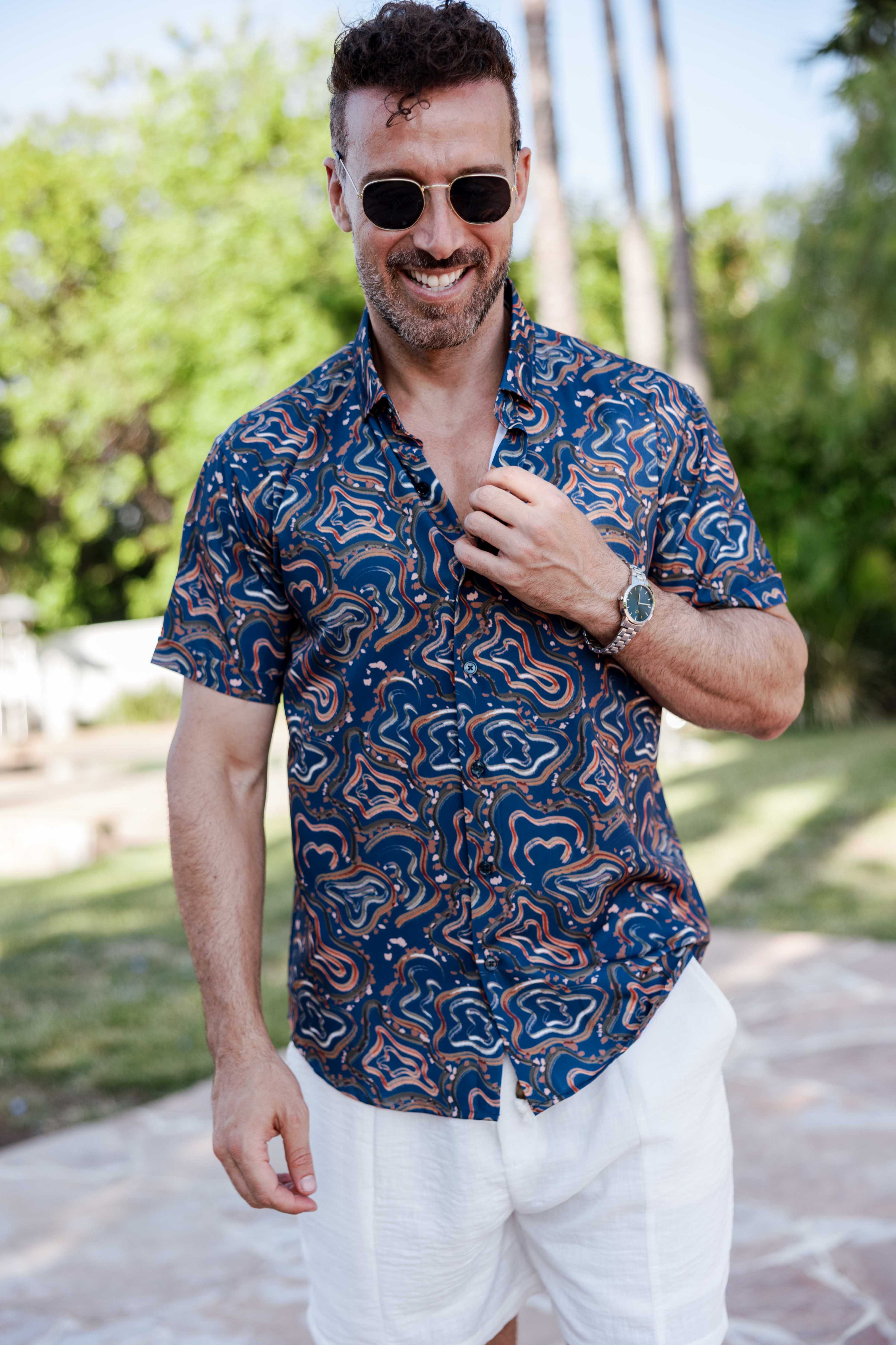 Camisa de manga corta con estampado moderno texturizado