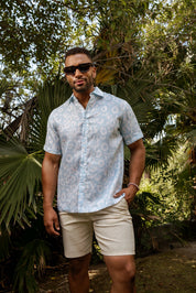 Camisa de lino 100 % con estampado floral abstracto y manga corta