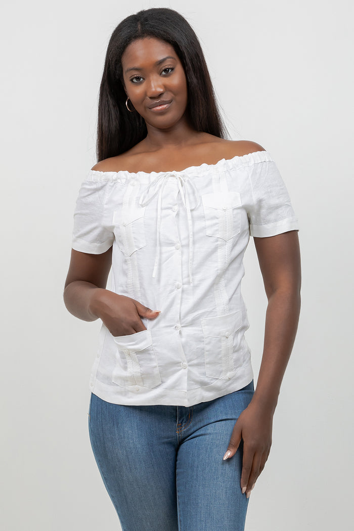 Guayabera de mujer con hombros descubiertos en mezcla de lino con botones