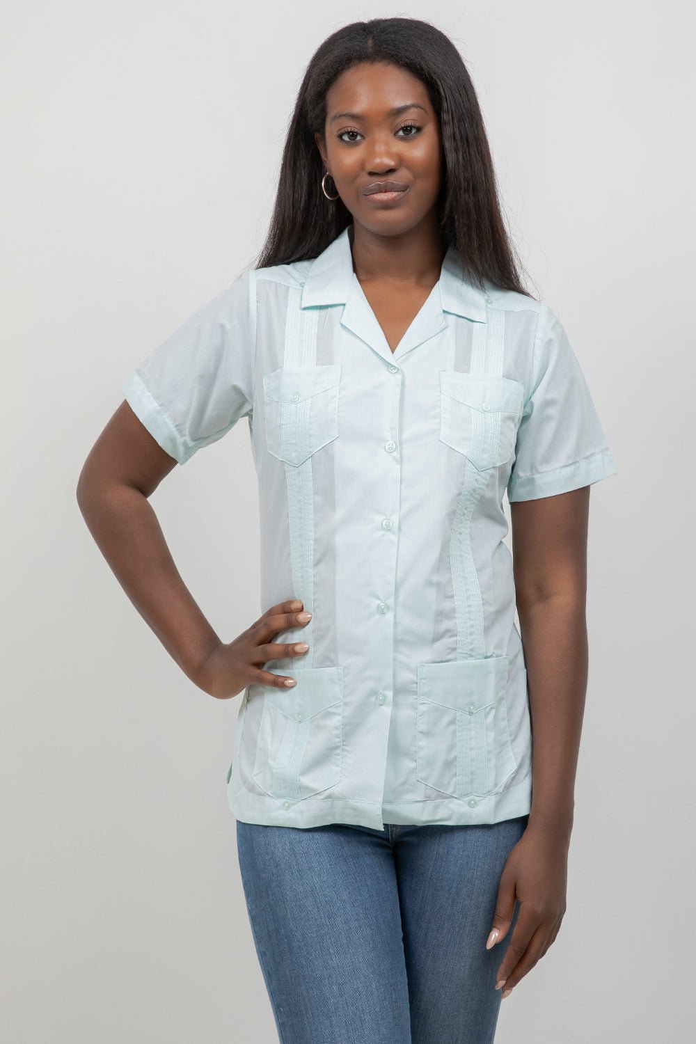 Guayabera de manga corta y 4 bolsillos para mujer