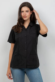 Guayabera de manga corta y 4 bolsillos para mujer
