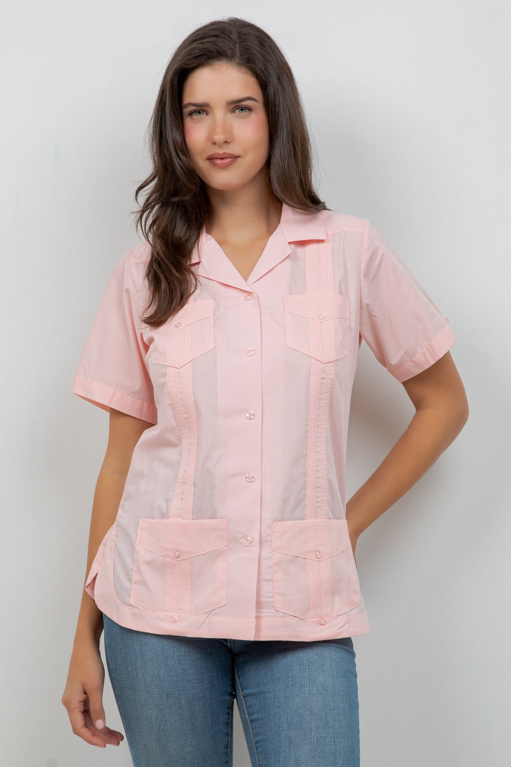 Guayabera de manga corta y 4 bolsillos para mujer