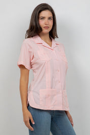 Guayabera de manga corta y 4 bolsillos para mujer