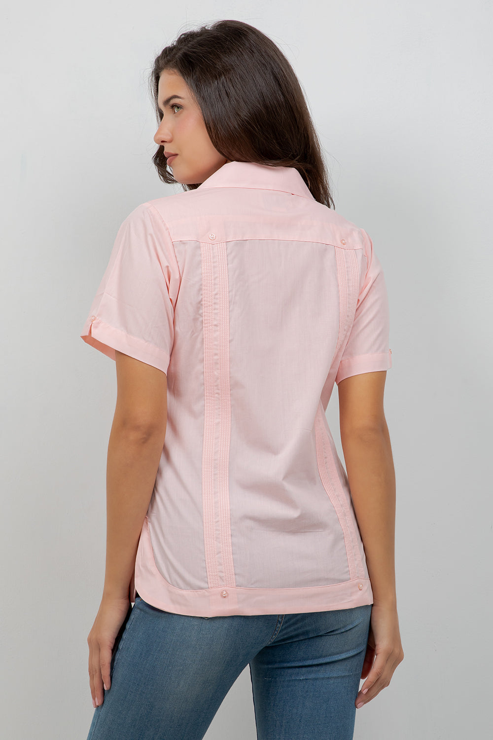 Guayabera de manga corta y 4 bolsillos para mujer