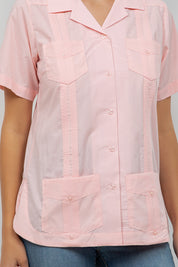 Guayabera de manga corta y 4 bolsillos para mujer