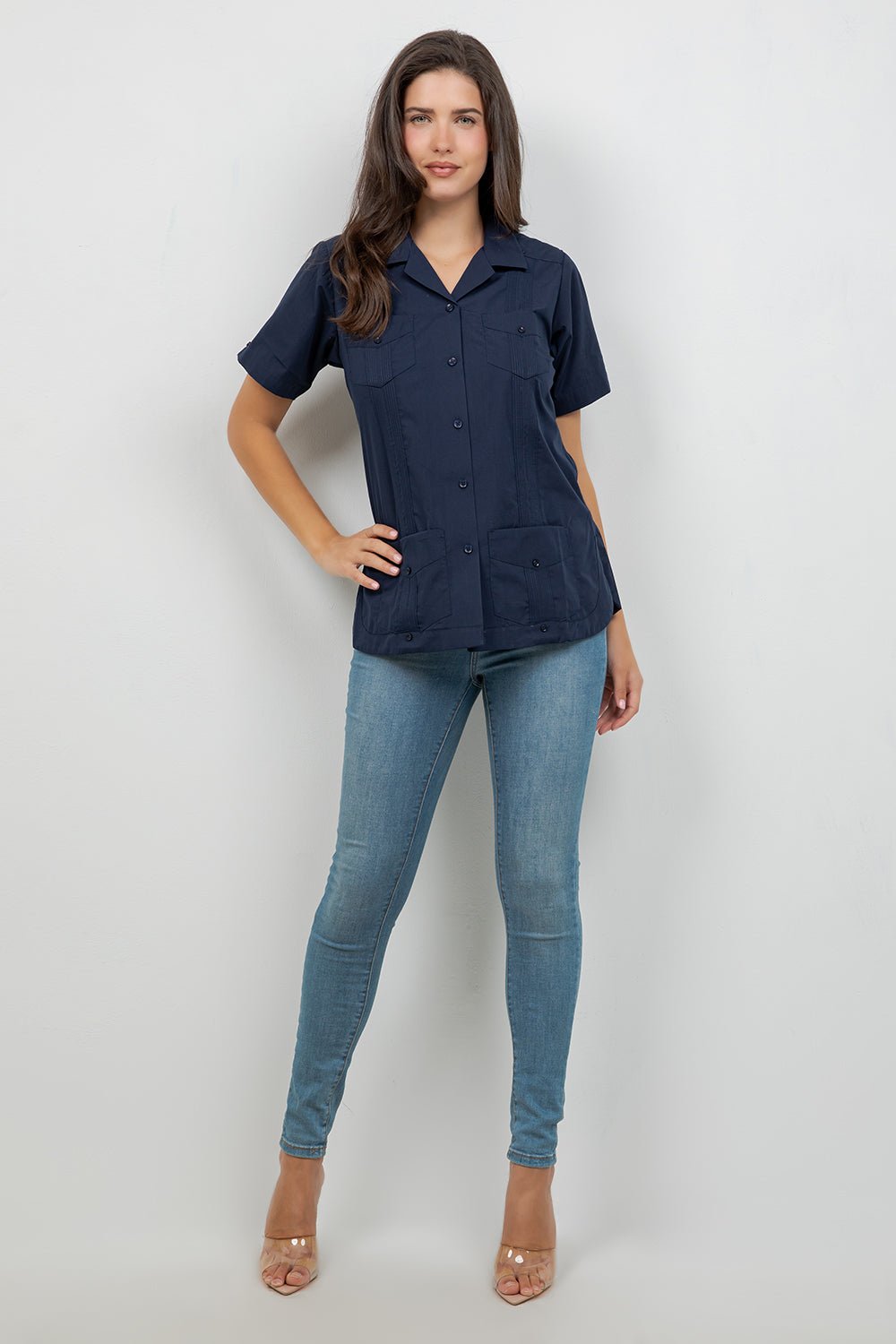 Guayabera de manga corta y 4 bolsillos para mujer