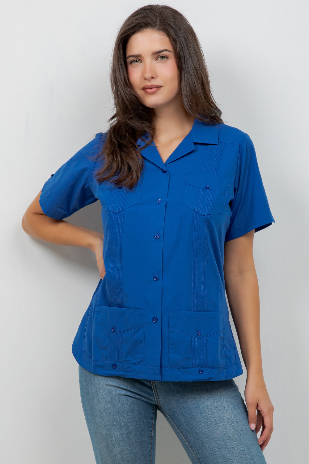 Guayabera de manga corta y 4 bolsillos para mujer