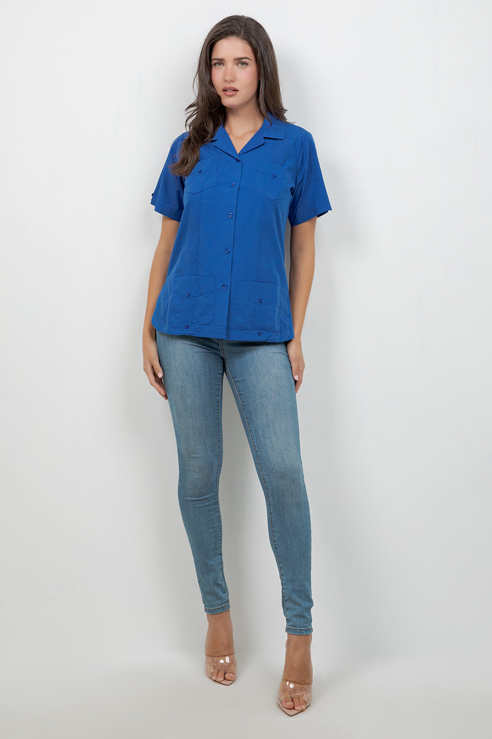 Guayabera de manga corta y 4 bolsillos para mujer