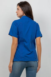 Guayabera de manga corta y 4 bolsillos para mujer