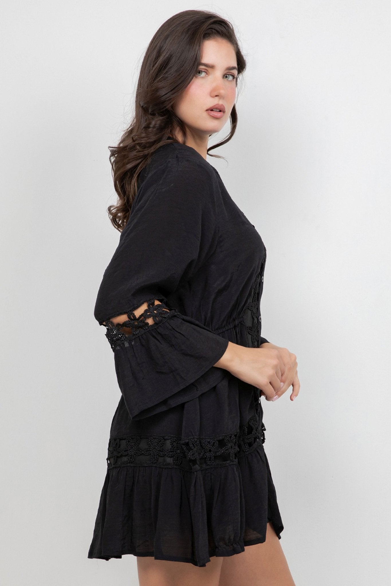 4 Dress Set, highlighting the lace sleeves.