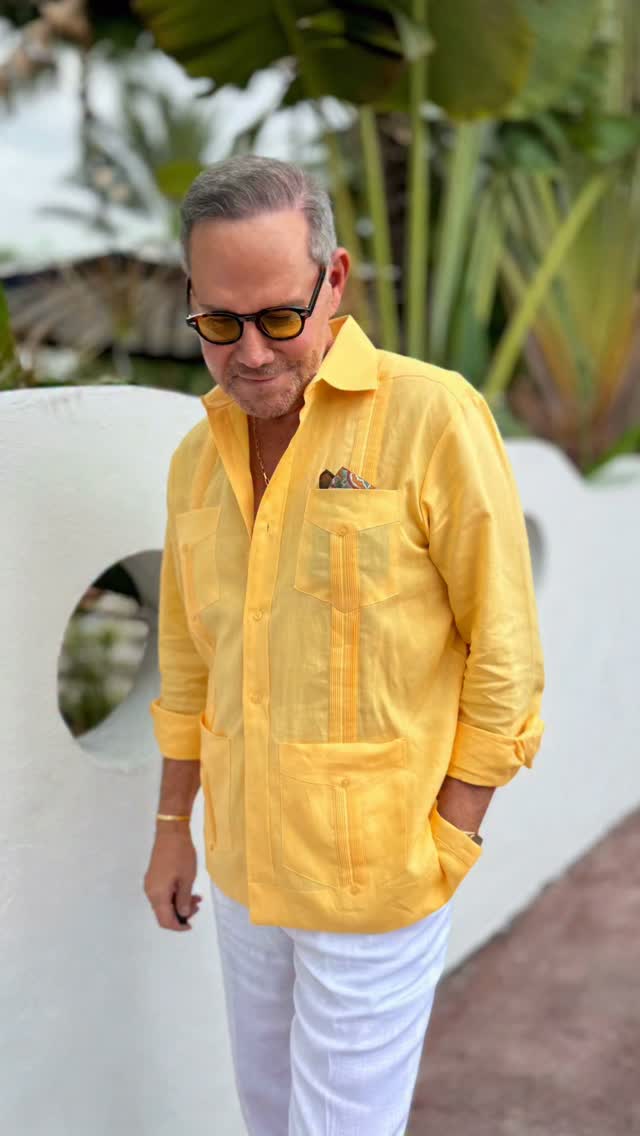Apparently, my mood today is yellow. A linen guayabera, white linen trousers, and a little pocket detail to make it m...