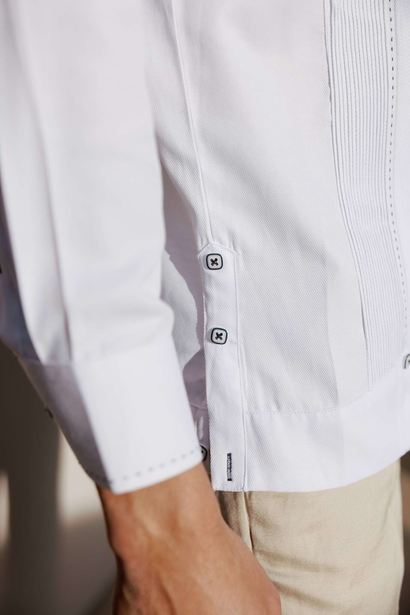 Men's Cotton Blend Guayabera Chacabana Shirt Long Sleeve with Contrast Stitching Accent